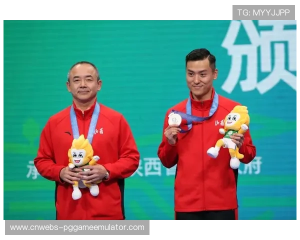 严浪宇全运会蹦床夺金湖南首冠 湘超赛场四万球迷热烈欢呼致敬 严浪宇全运会蹦床夺金湖南首冠 湘超赛场四万球迷热烈欢呼致敬